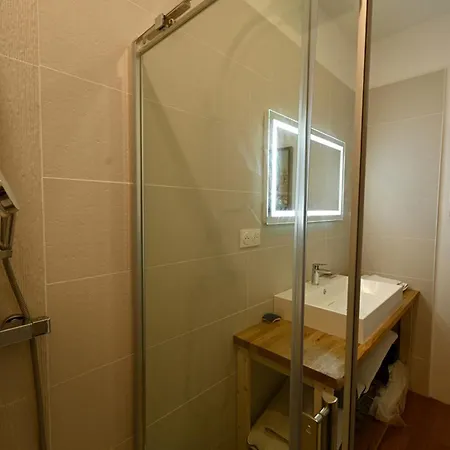Dans Maison D'artiste Apartment