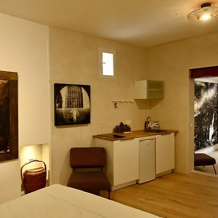 Dans Maison D'artiste L'Isle-sur-la-Sorgue